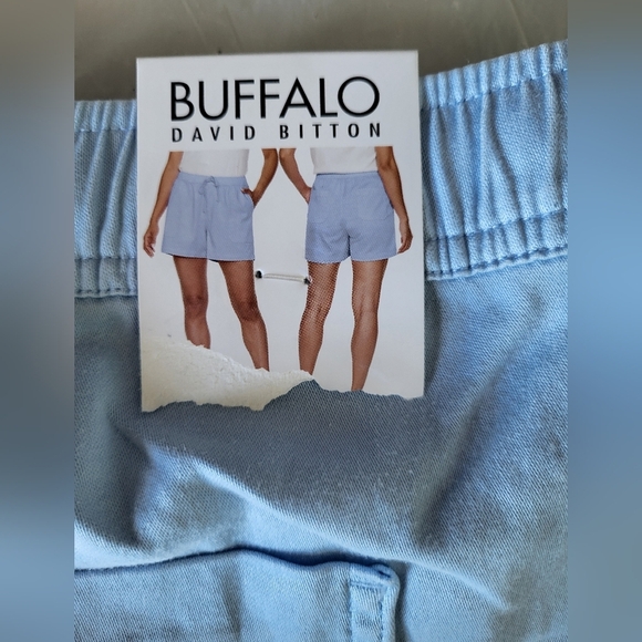 NEW- Buffalo David Bitton Sky Blue Women's Cargo Shorts, Size Large - Picture 4 of 6